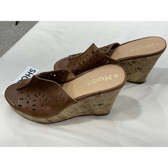 Womans Mudd Brown Slip On Perforated Faux Leather Cork Wedge Sandal 8.5 M - Picture 3 of 9